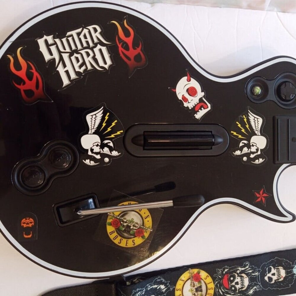 Gibson Les paul Controller XBox 360 Guitar Hero Bundle with Strap 6 Games Band - Picture 2 of 8